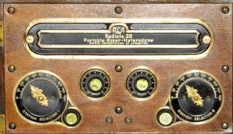 radiola-26-panel